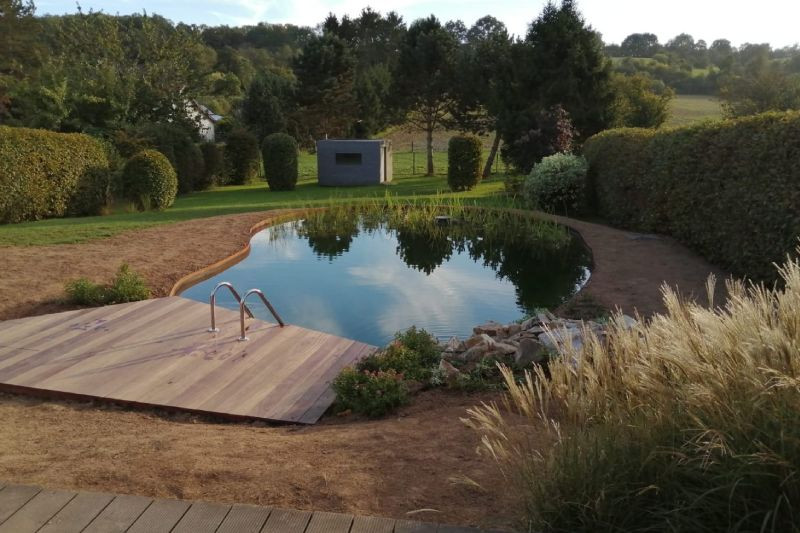Piscine ou étang de nage à Namur : que choisir ?